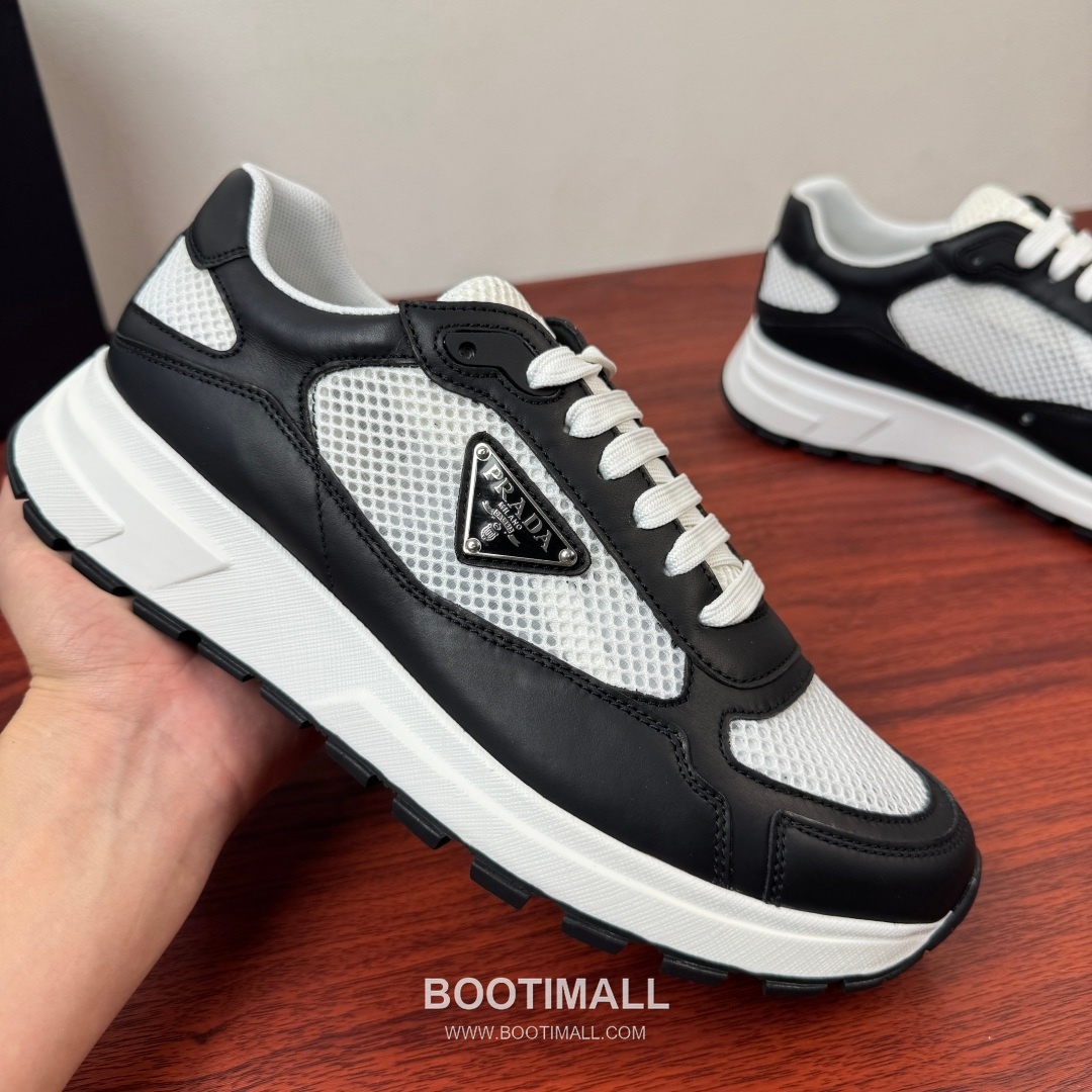 프라다 Prax 스웨이드 Re-Nylon 삼각로고 로우탑 블랙 스니커즈 Prada Prax Suede Re-Nylon Triangle Logo Low-top Black Sneakers 2.5cm 4