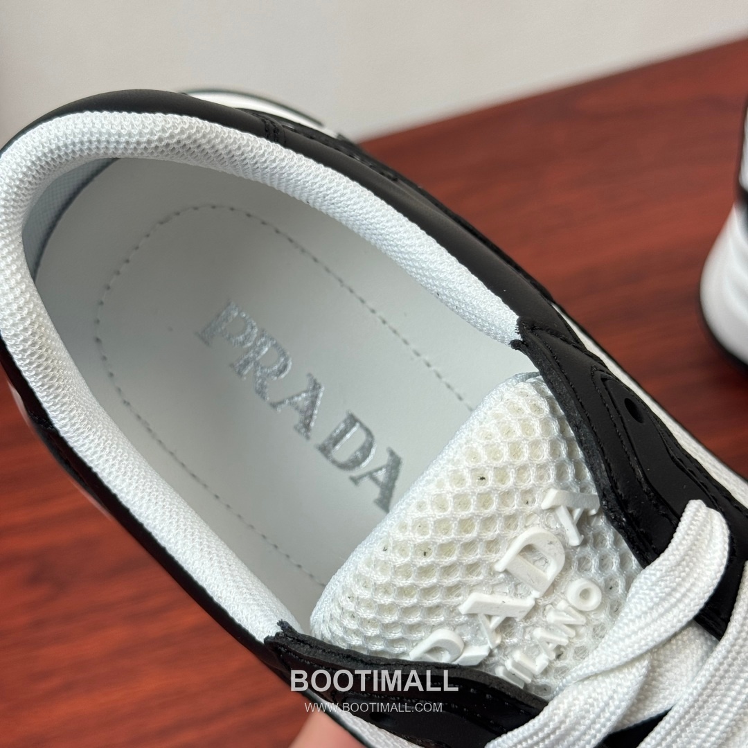 프라다 Prax 스웨이드 Re-Nylon 삼각로고 로우탑 블랙 스니커즈 Prada Prax Suede Re-Nylon Triangle Logo Low-top Black Sneakers 2.5cm 7