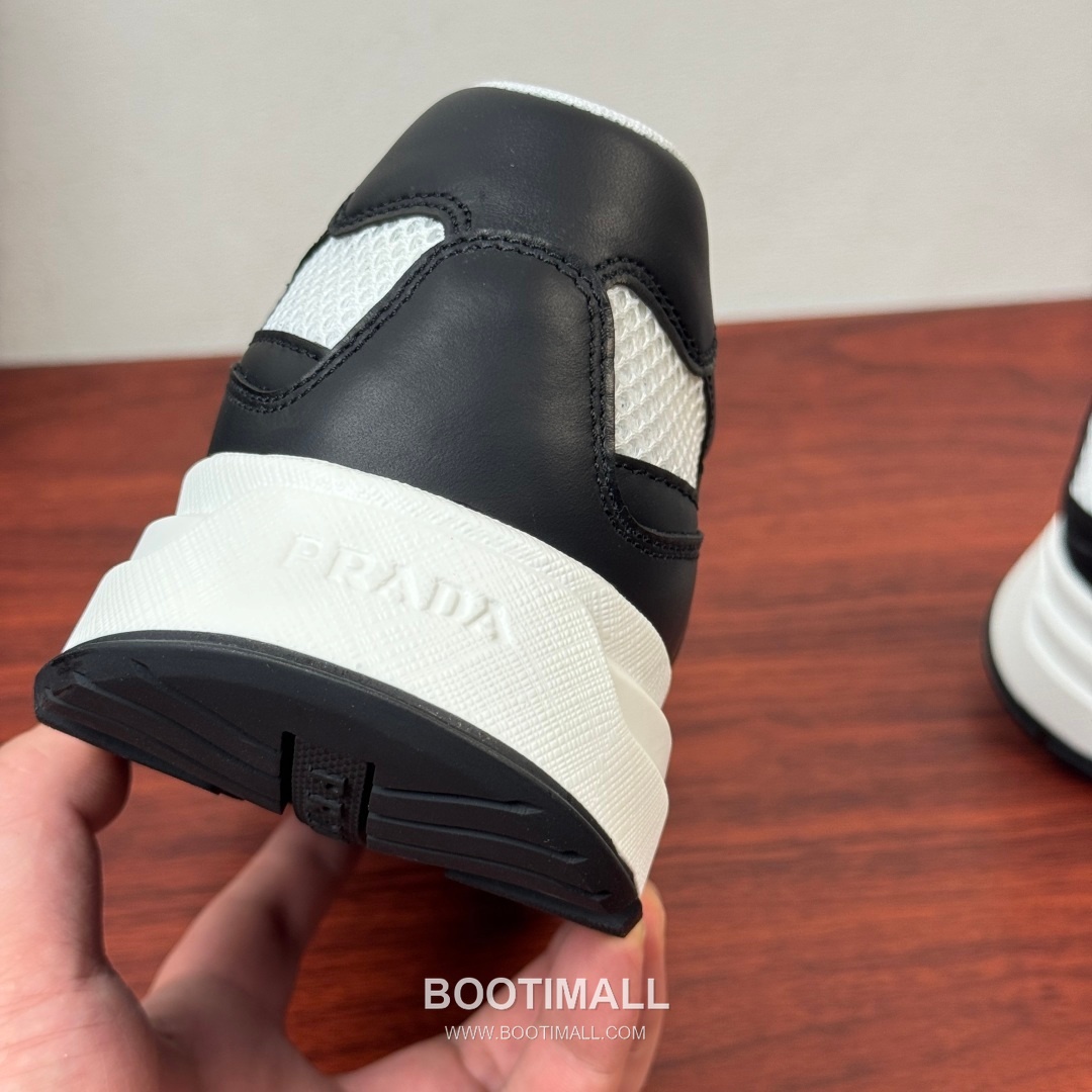 프라다 Prax 스웨이드 Re-Nylon 삼각로고 로우탑 블랙 스니커즈 Prada Prax Suede Re-Nylon Triangle Logo Low-top Black Sneakers 2.5cm 8