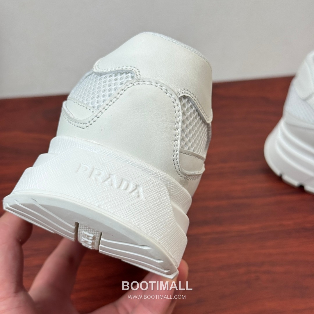 프라다 Prax 스웨이드 Re-Nylon 삼각로고 로우탑 블랙 스니커즈 Prada Prax Suede Re-Nylon Triangle Logo Low-top Black Sneakers 2.5cm 8