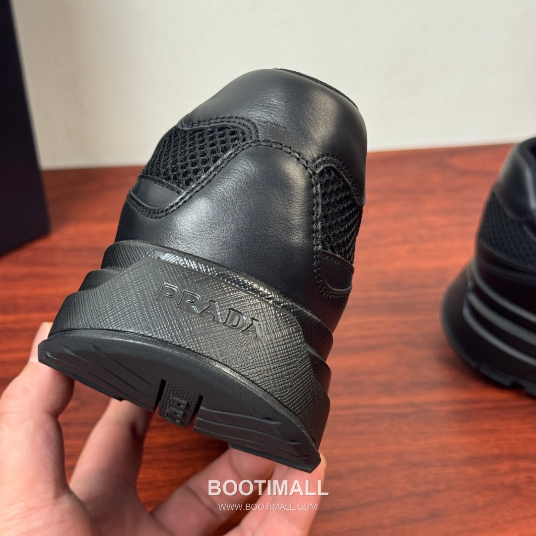 프라다 Prax 스웨이드 Re-Nylon 삼각로고 로우탑 블랙 스니커즈 Prada Prax Suede Re-Nylon Triangle Logo Low-top Black Sneakers 2.5cm 8