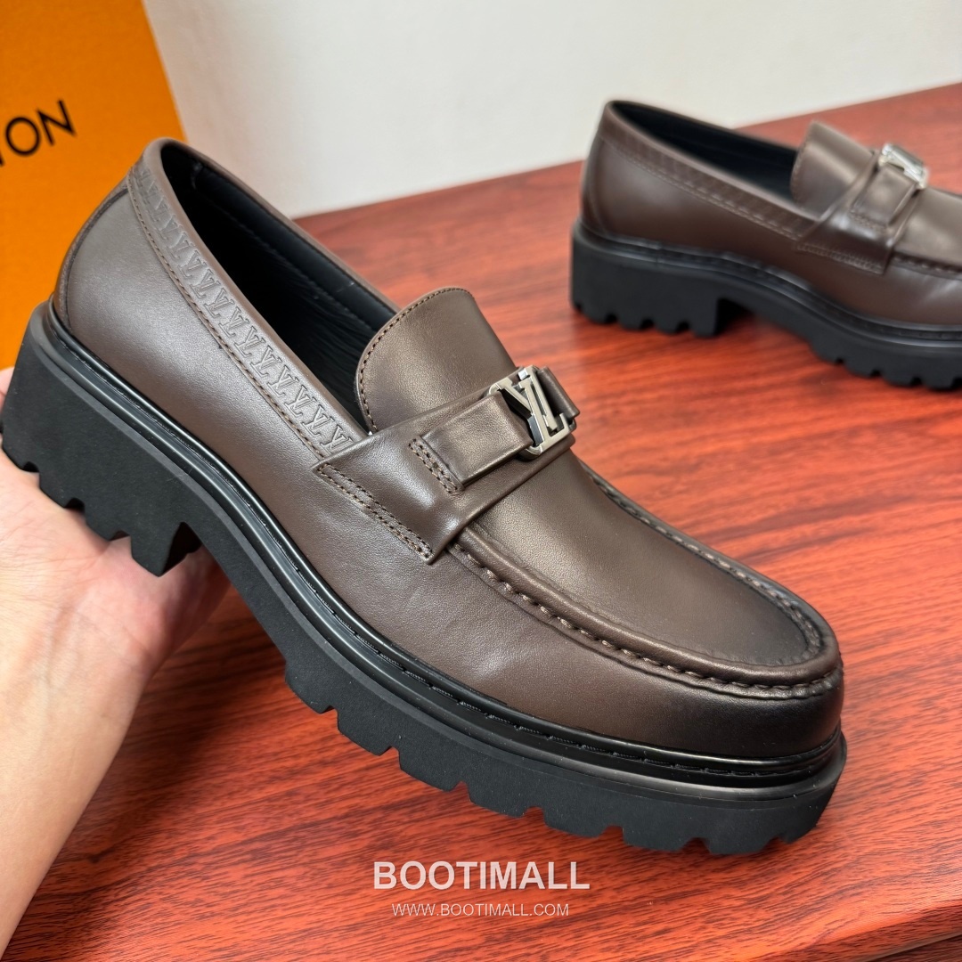 루이비통 Major 다미에 캔버스 소가죽 버클디테일 블랙 로퍼 Louis Vuitton Major Damier Canvas Calfskin Buckle Detail Black Loafers 4