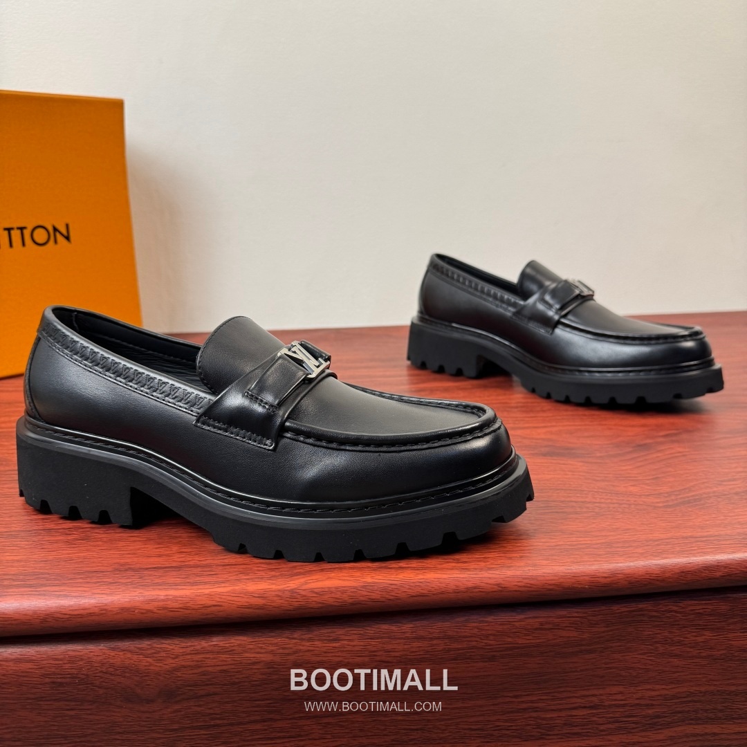 루이비통 Major 다미에 캔버스 소가죽 버클디테일 블랙 로퍼 Louis Vuitton Major Damier Canvas Calfskin Buckle Detail Black Loafers 1