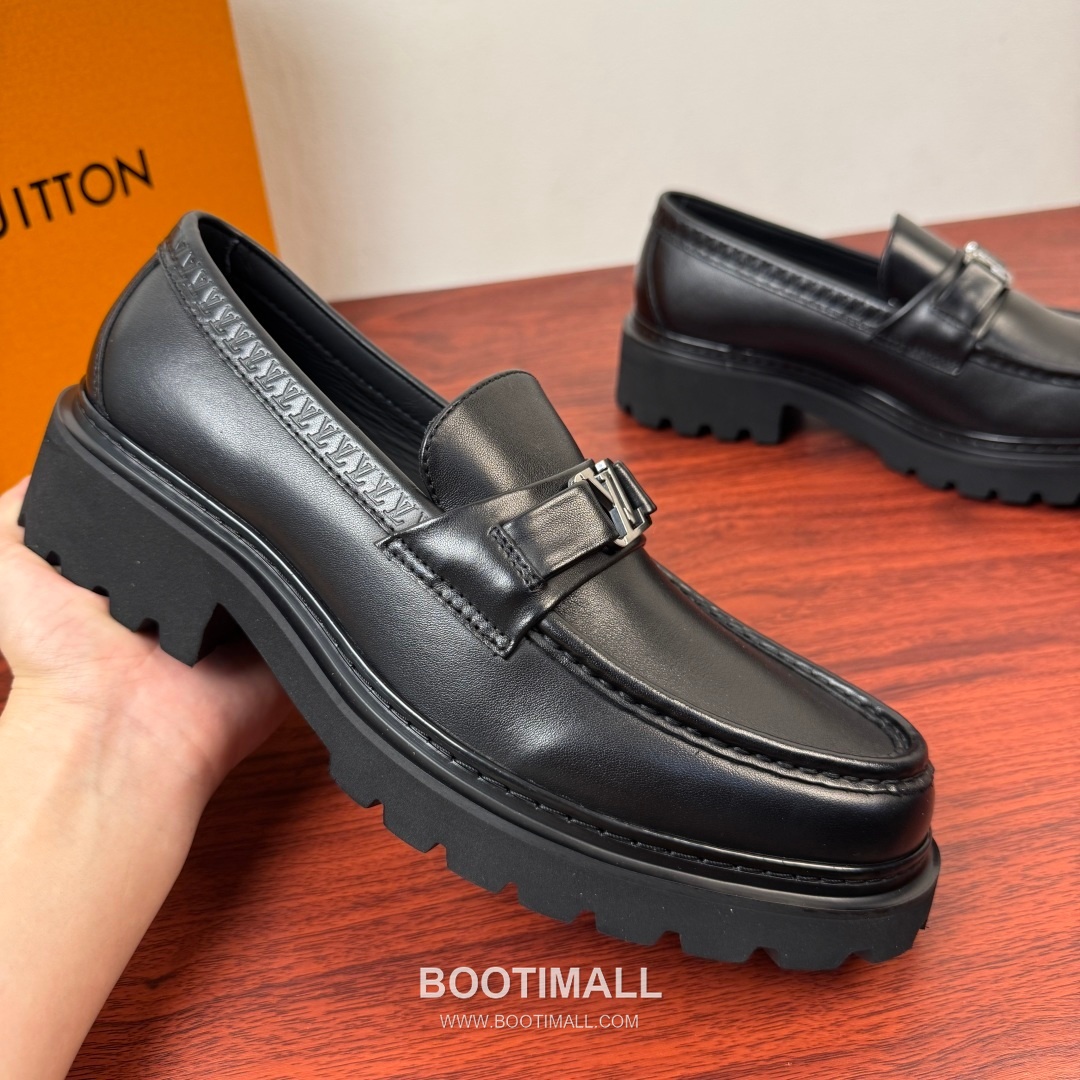루이비통 Major 다미에 캔버스 소가죽 버클디테일 블랙 로퍼 Louis Vuitton Major Damier Canvas Calfskin Buckle Detail Black Loafers 4