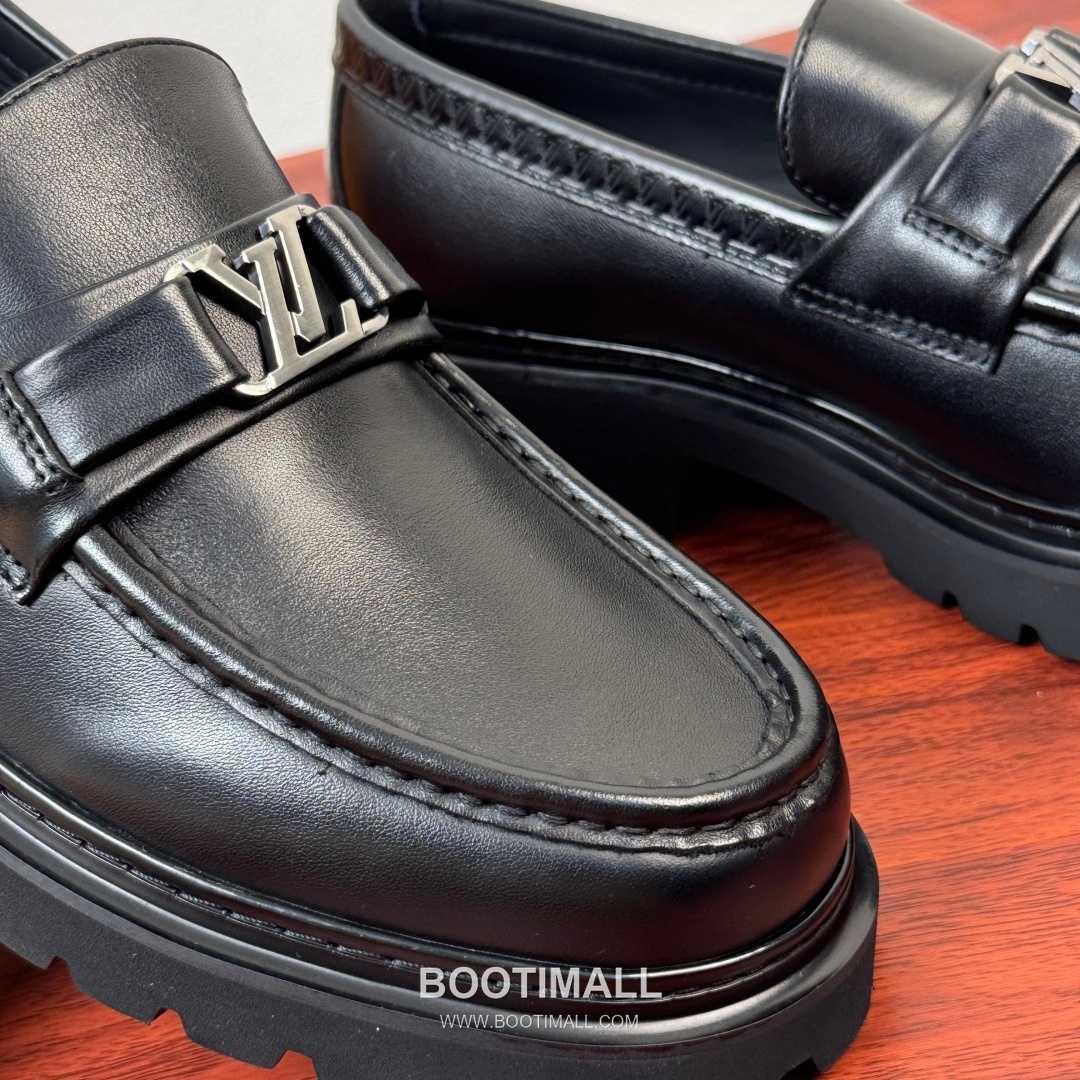 루이비통 Major 다미에 캔버스 소가죽 버클디테일 블랙 로퍼 Louis Vuitton Major Damier Canvas Calfskin Buckle Detail Black Loafers 5