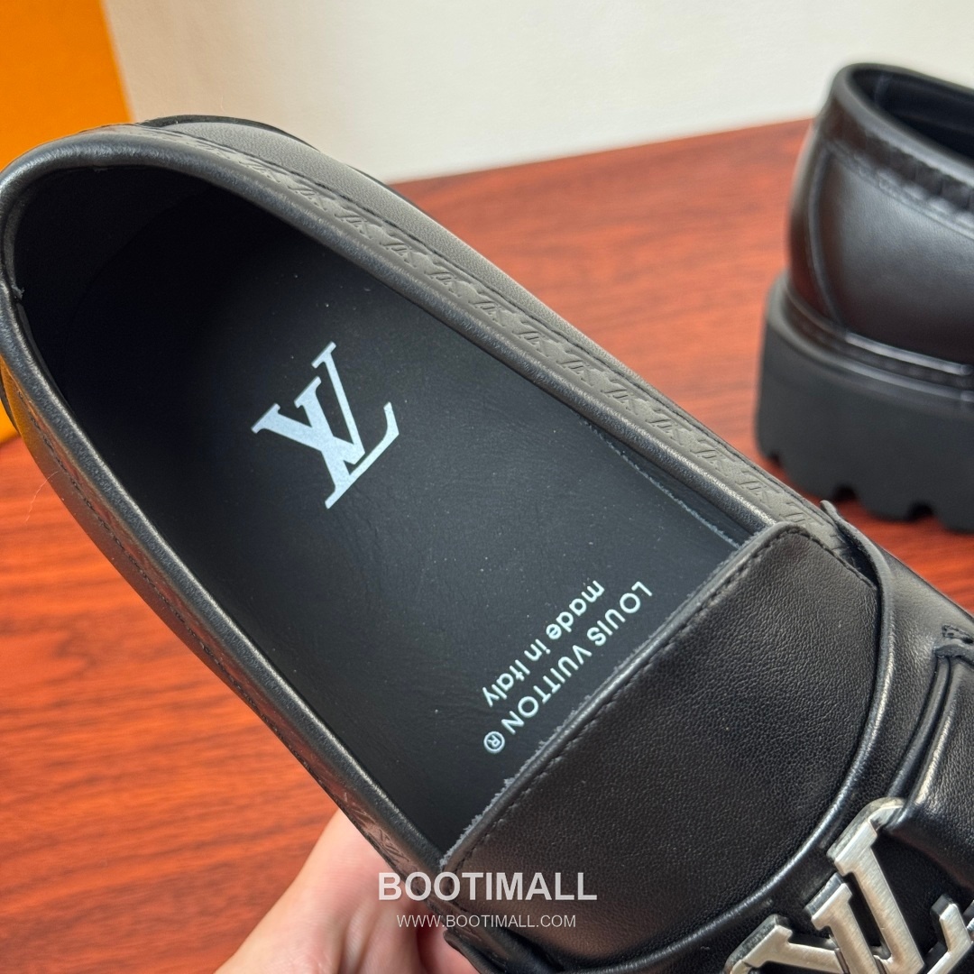 루이비통 Major 다미에 캔버스 소가죽 버클디테일 블랙 로퍼 Louis Vuitton Major Damier Canvas Calfskin Buckle Detail Black Loafers 7