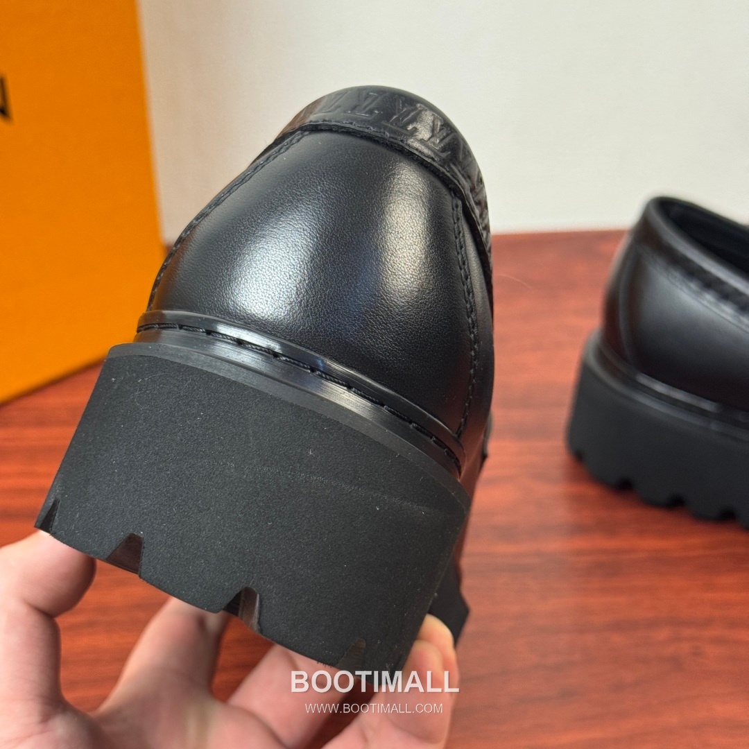 루이비통 Major 다미에 캔버스 소가죽 버클디테일 블랙 로퍼 Louis Vuitton Major Damier Canvas Calfskin Buckle Detail Black Loafers 8