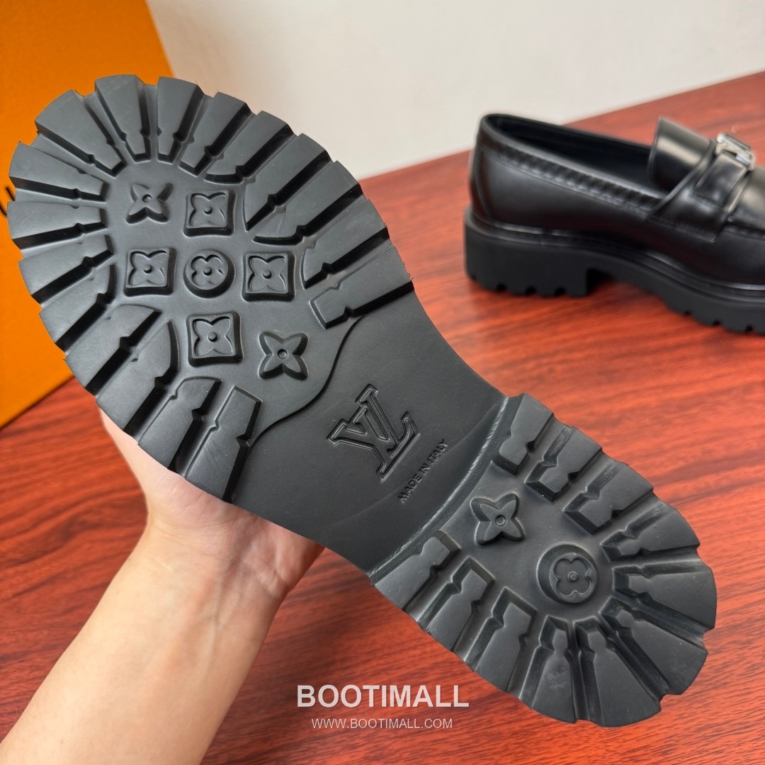 루이비통 Major 다미에 캔버스 소가죽 버클디테일 블랙 로퍼 Louis Vuitton Major Damier Canvas Calfskin Buckle Detail Black Loafers 9