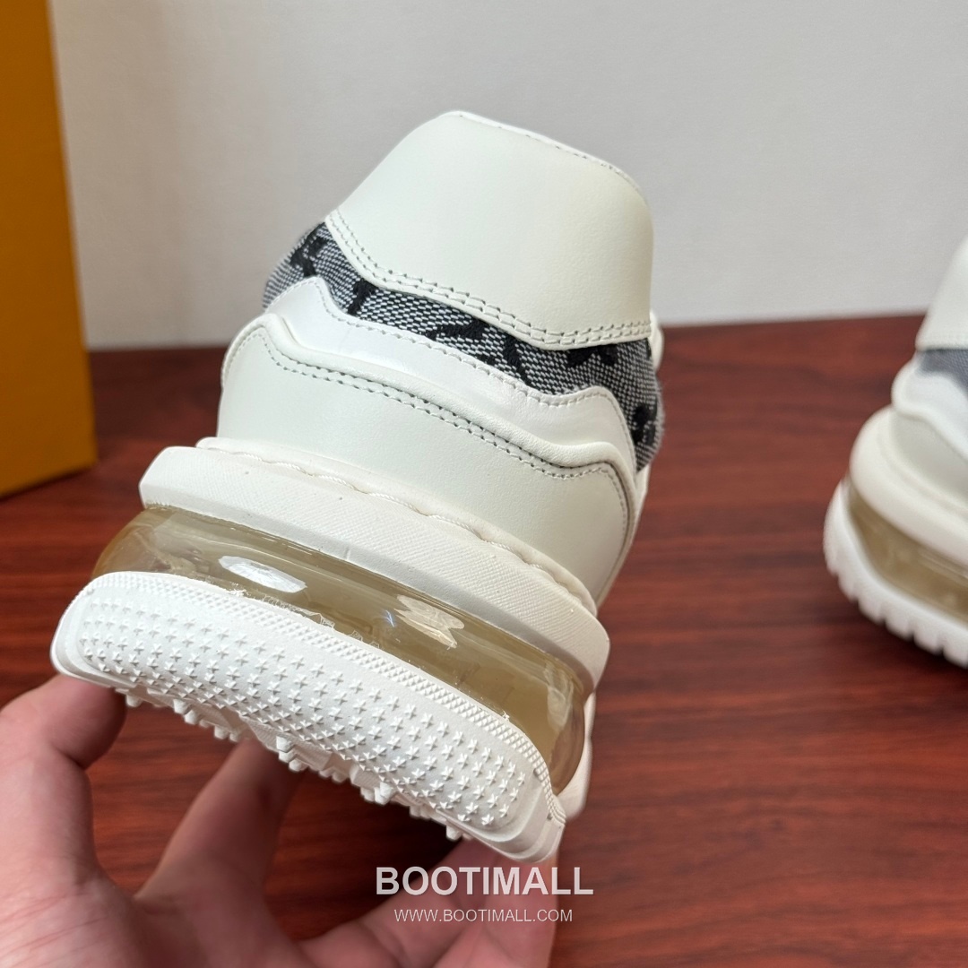 루이비통 모노그램 송아지가죽 에어쿠션 플랫폼 블랙 스니커즈 Louis Vuitton Monogram Calfskin Air Cushion Platform Black Sneakers 5cm 8