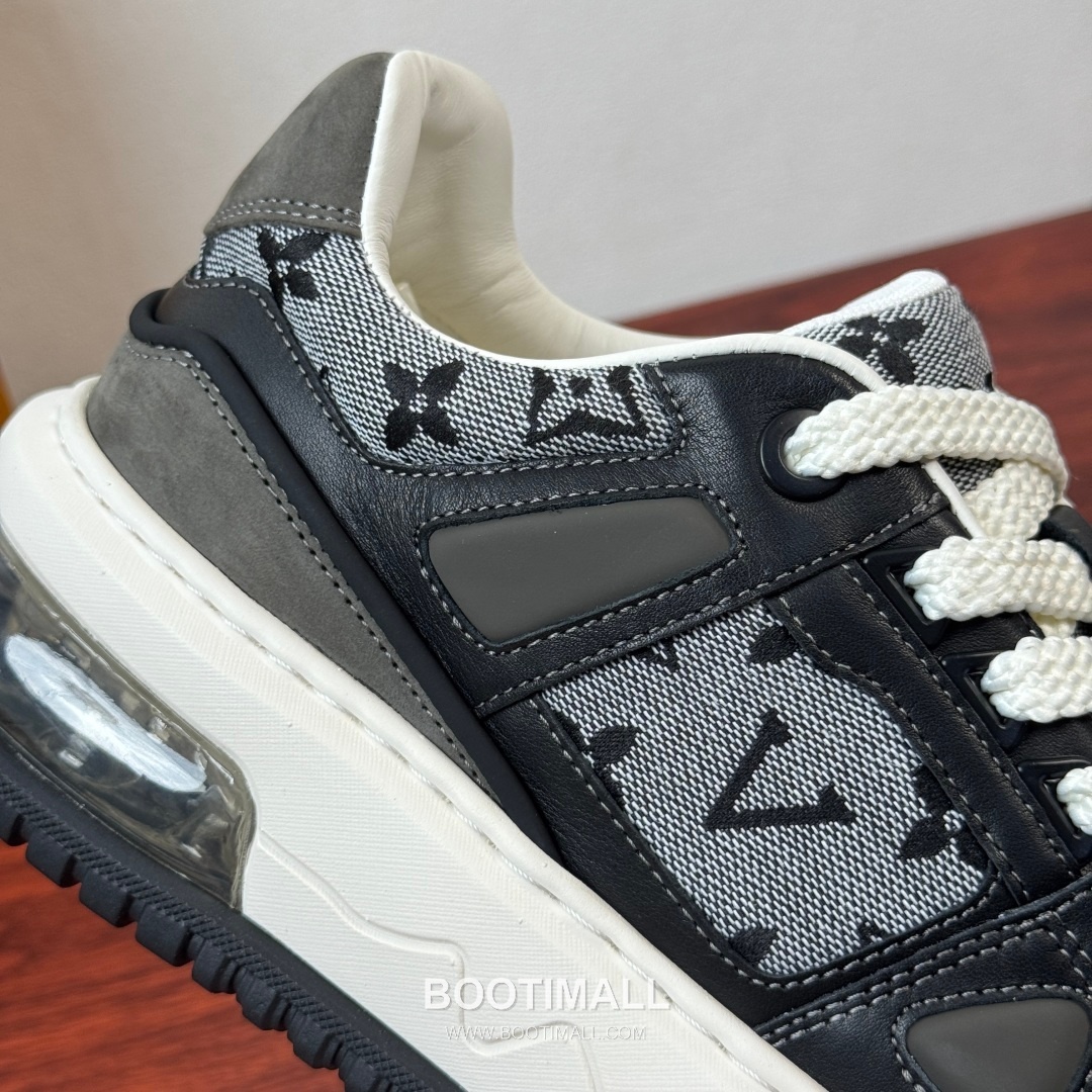 루이비통 모노그램 송아지가죽 에어쿠션 플랫폼 블랙 스니커즈 Louis Vuitton Monogram Calfskin Air Cushion Platform Black Sneakers 5cm 6