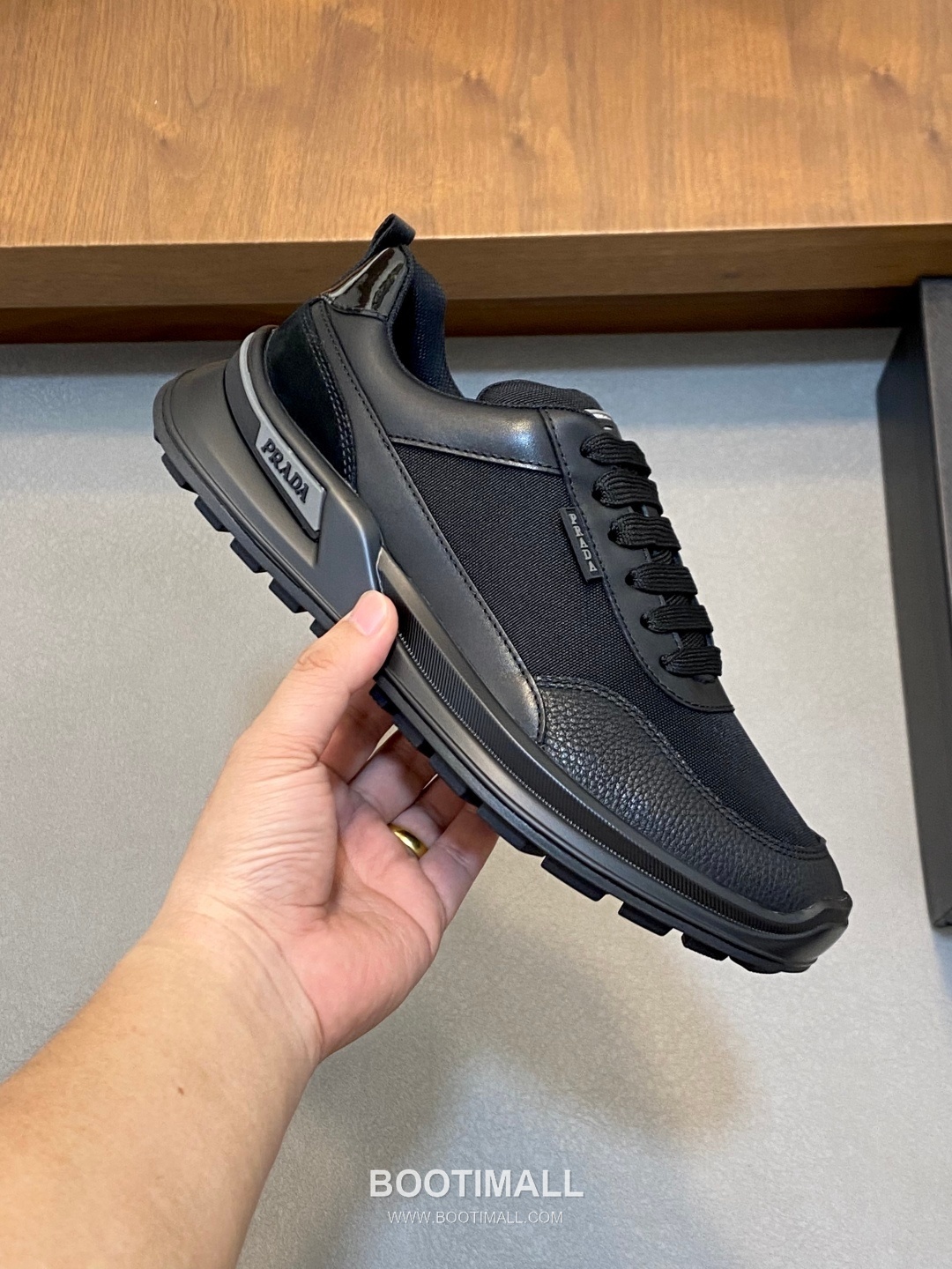 프라다 송아지가죽 나일론 믹스 로고디테일 블랙 스니커즈 Prada Calfskin Nylon Mix Logo Detail Black Sneakers 4