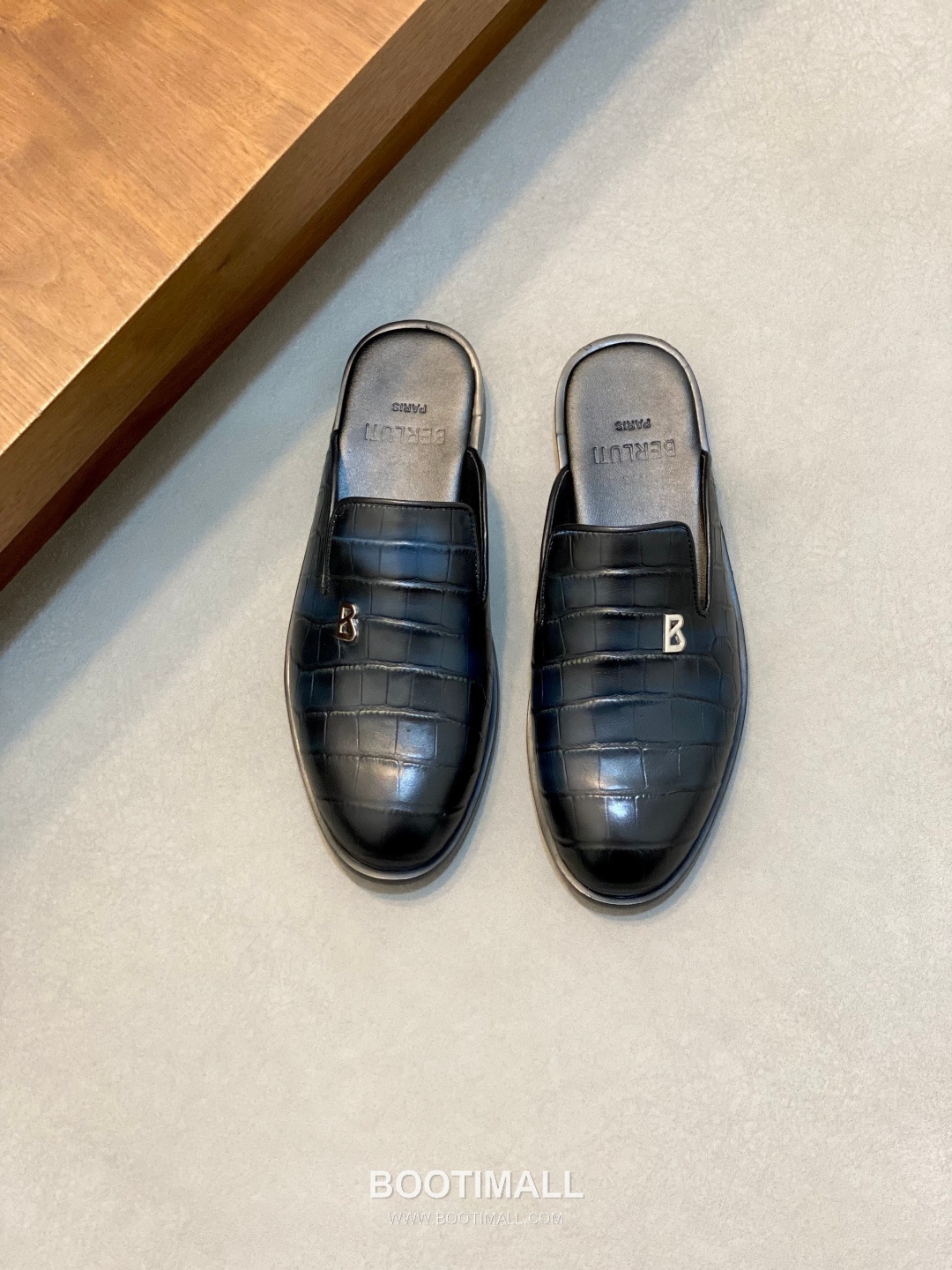 벨루티 송아지가죽 오픈백 블랙 뮬 로퍼 Berluti Calfskin Open-back Black Mule Loafers 1