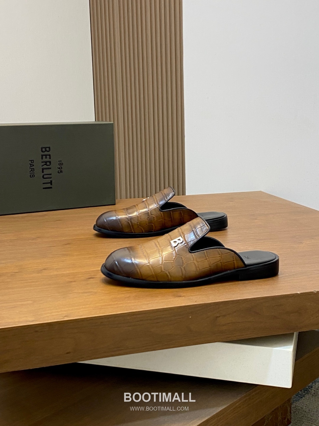 벨루티 송아지가죽 오픈백 블랙 뮬 로퍼 Berluti Calfskin Open-back Black Mule Loafers 3