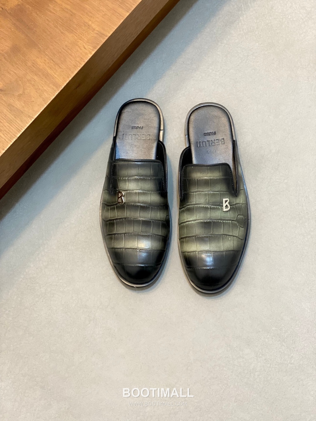 벨루티 송아지가죽 오픈백 블랙 뮬 로퍼 Berluti Calfskin Open-back Black Mule Loafers 1