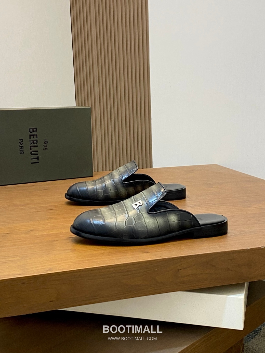 벨루티 송아지가죽 오픈백 블랙 뮬 로퍼 Berluti Calfskin Open-back Black Mule Loafers 3