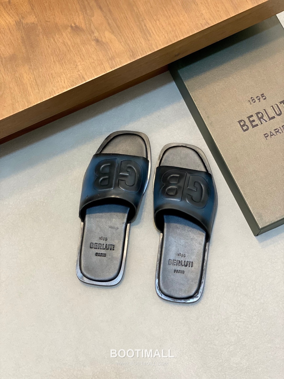 벨루티 송아지가죽 핸드페인팅 오픈백 브라운 뮬 슬리퍼 Berluti Calfskin Hand-painted Open-back Brown Mule Slippers 5