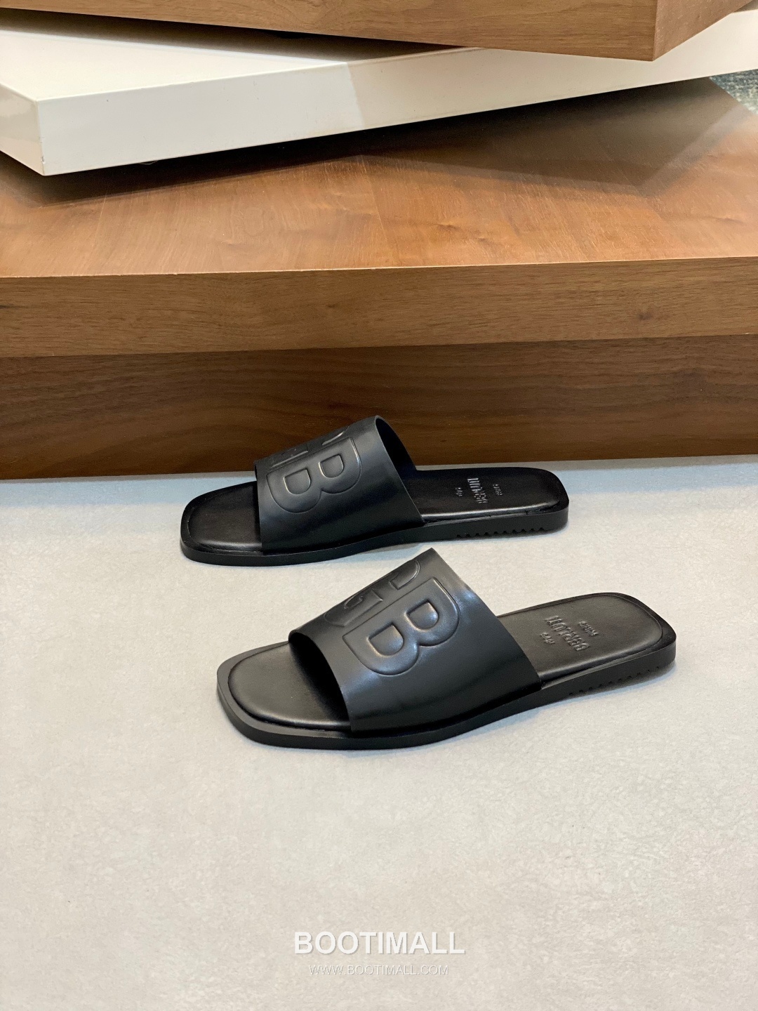 벨루티 송아지가죽 핸드페인팅 오픈백 브라운 뮬 슬리퍼 Berluti Calfskin Hand-painted Open-back Brown Mule Slippers 3