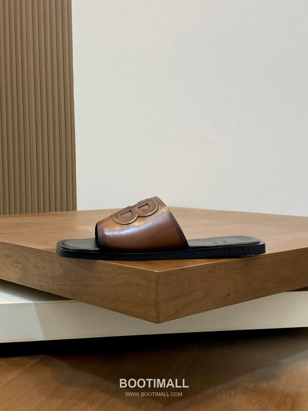 벨루티 송아지가죽 핸드페인팅 오픈백 브라운 뮬 슬리퍼 Berluti Calfskin Hand-painted Open-back Brown Mule Slippers 2