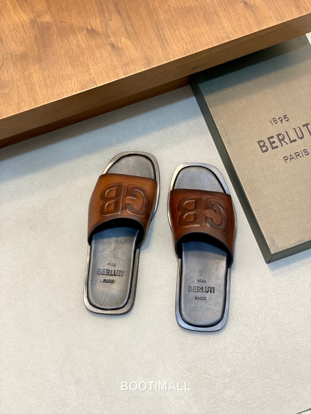 벨루티 송아지가죽 핸드페인팅 오픈백 브라운 뮬 슬리퍼 Berluti Calfskin Hand-painted Open-back Brown Mule Slippers 5