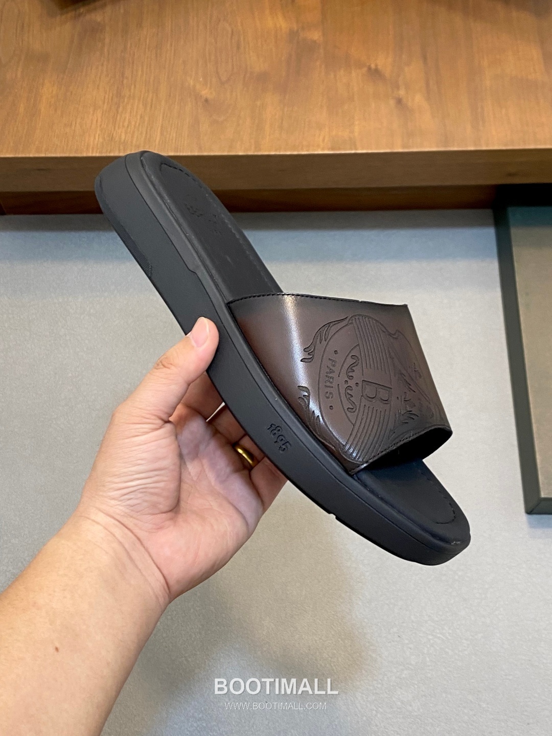 벨루티 송아지가죽 핸드페인팅 오픈백 브라운 뮬 슬리퍼 Berluti Calfskin Hand-painted Open-back Brown Mule Slippers 4