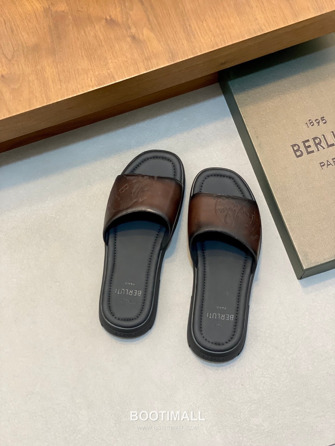벨루티 송아지가죽 핸드페인팅 오픈백 브라운 뮬 슬리퍼 Berluti Calfskin Hand-painted Open-back Brown Mule Slippers 5