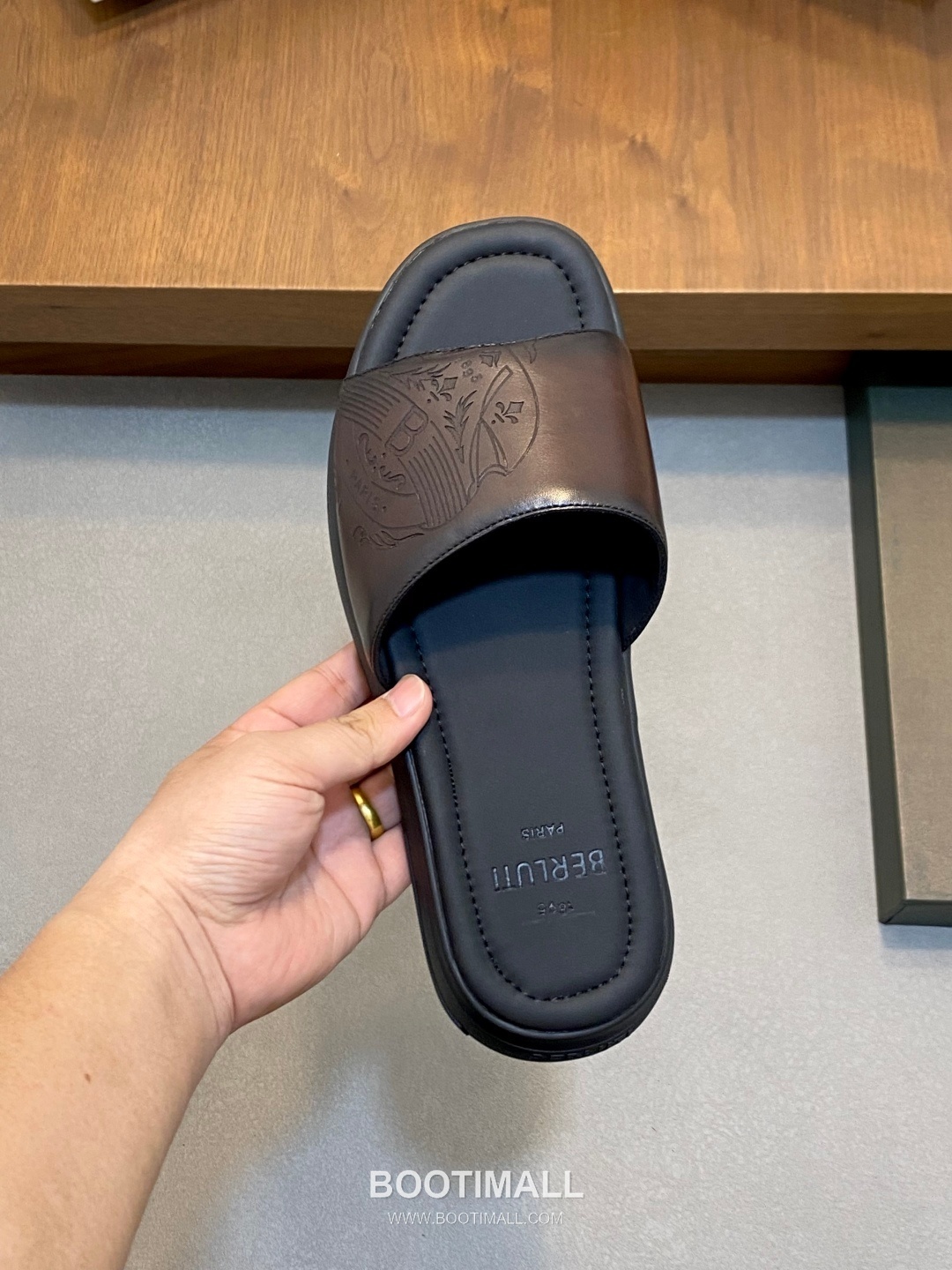 벨루티 송아지가죽 핸드페인팅 오픈백 브라운 뮬 슬리퍼 Berluti Calfskin Hand-painted Open-back Brown Mule Slippers 7