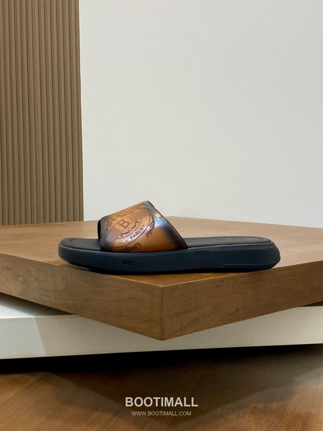 벨루티 송아지가죽 핸드페인팅 오픈백 브라운 뮬 슬리퍼 Berluti Calfskin Hand-painted Open-back Brown Mule Slippers 2