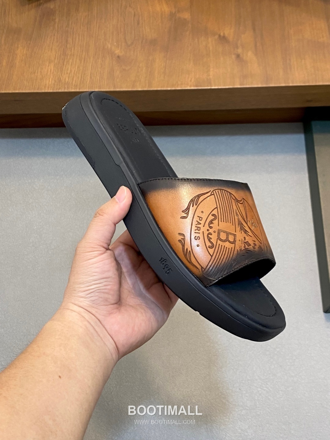 벨루티 송아지가죽 핸드페인팅 오픈백 브라운 뮬 슬리퍼 Berluti Calfskin Hand-painted Open-back Brown Mule Slippers 4