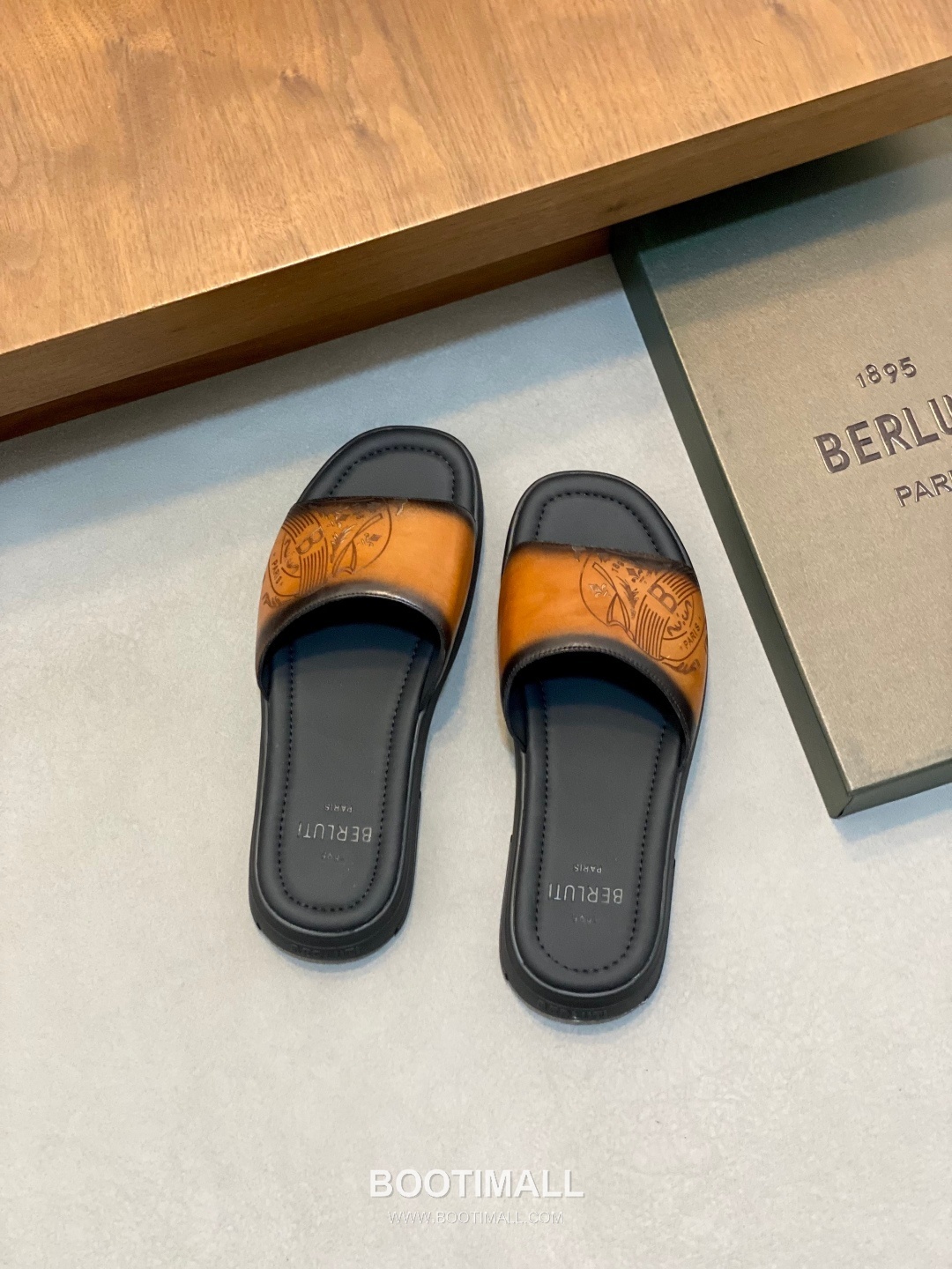 벨루티 송아지가죽 핸드페인팅 오픈백 브라운 뮬 슬리퍼 Berluti Calfskin Hand-painted Open-back Brown Mule Slippers 5