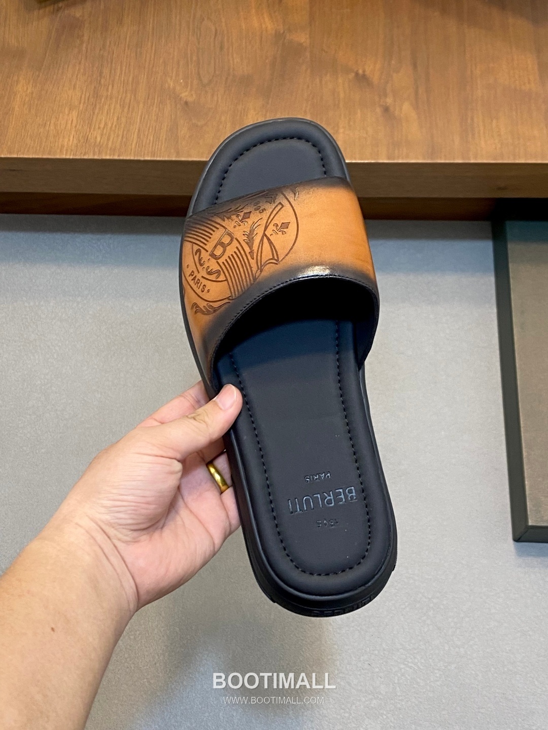 벨루티 송아지가죽 핸드페인팅 오픈백 브라운 뮬 슬리퍼 Berluti Calfskin Hand-painted Open-back Brown Mule Slippers 7