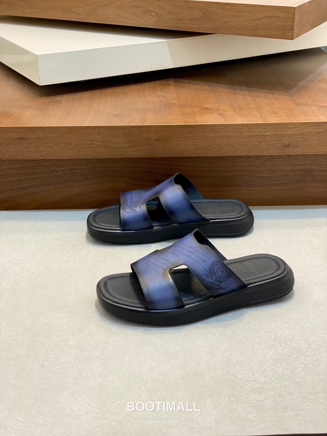 벨루티 송아지가죽 핸드페인팅 오픈백 브라운 뮬 슬리퍼 Berluti Calfskin Hand-painted Open-back Brown Mule Slippers 3