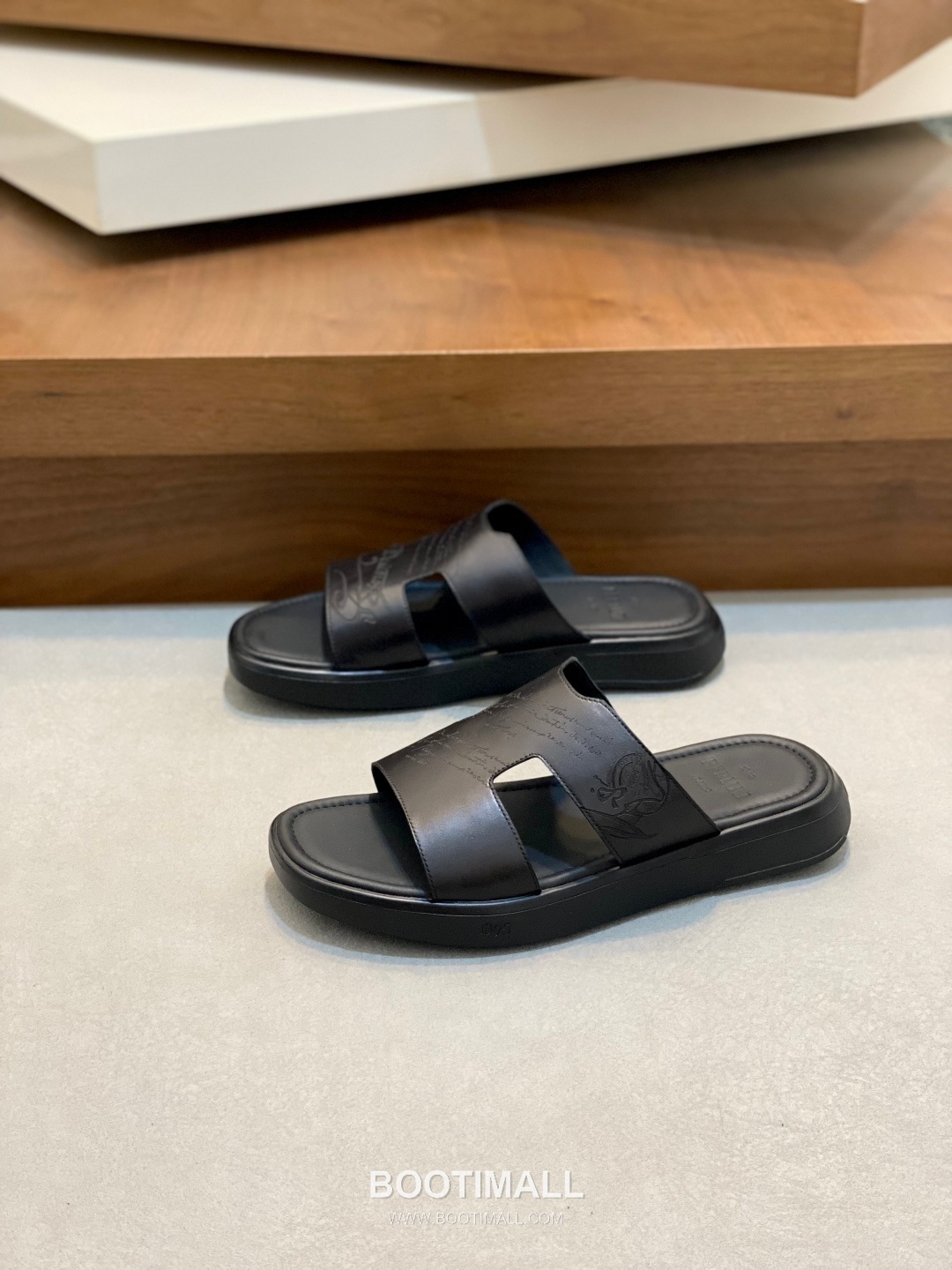 벨루티 송아지가죽 핸드페인팅 오픈백 브라운 뮬 슬리퍼 Berluti Calfskin Hand-painted Open-back Brown Mule Slippers 3