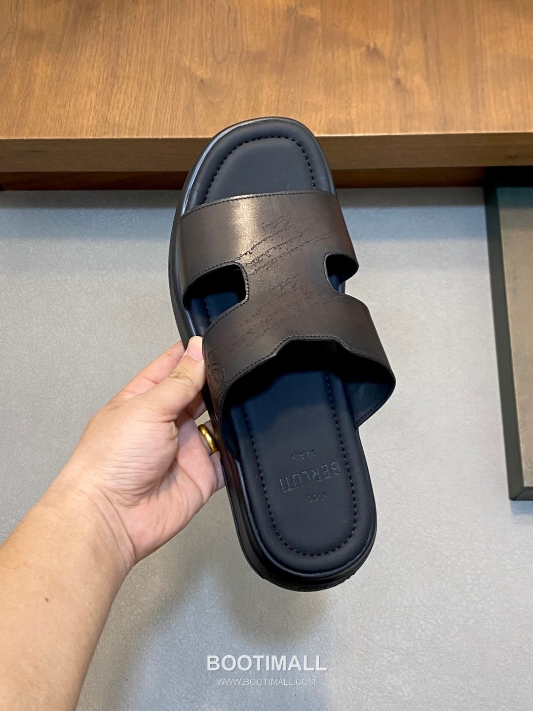 벨루티 송아지가죽 핸드페인팅 오픈백 브라운 뮬 슬리퍼 Berluti Calfskin Hand-painted Open-back Brown Mule Slippers 7