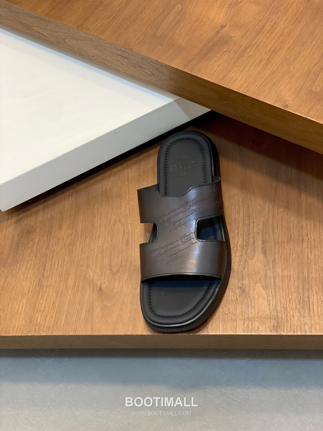 벨루티 송아지가죽 핸드페인팅 오픈백 브라운 뮬 슬리퍼 Berluti Calfskin Hand-painted Open-back Brown Mule Slippers 9