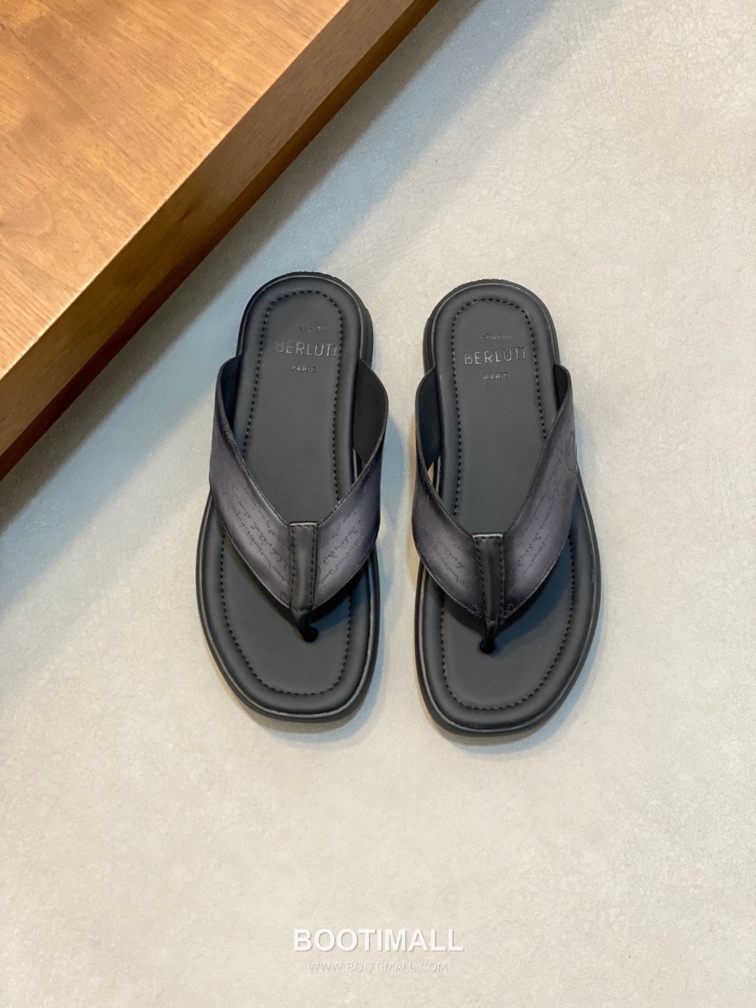 벨루티 송아지가죽 핸드페인팅 오픈백 브라운 뮬 슬리퍼 Berluti Calfskin Hand-painted Open-back Brown Mule Slippers 1