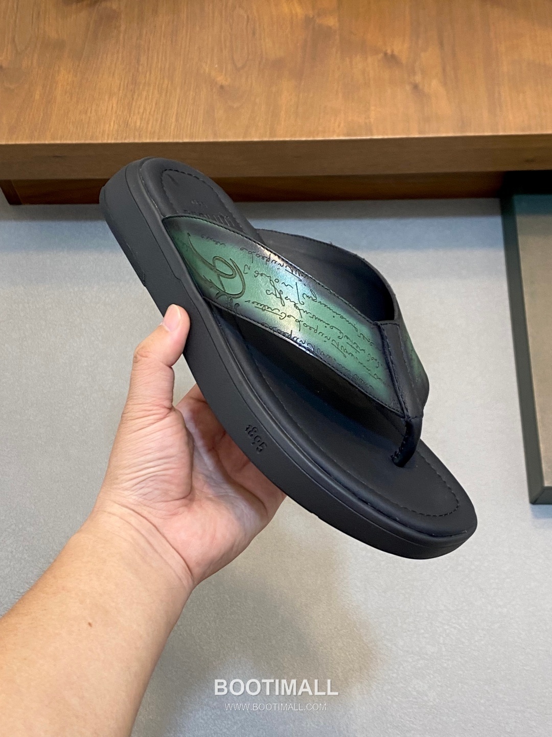 벨루티 송아지가죽 핸드페인팅 오픈백 브라운 뮬 슬리퍼 Berluti Calfskin Hand-painted Open-back Brown Mule Slippers 4