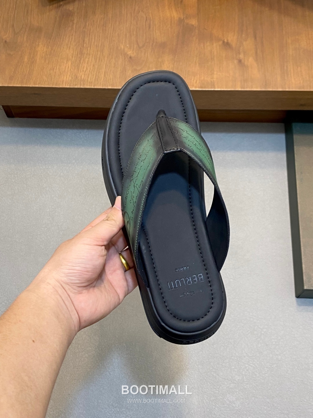 벨루티 송아지가죽 핸드페인팅 오픈백 브라운 뮬 슬리퍼 Berluti Calfskin Hand-painted Open-back Brown Mule Slippers 7