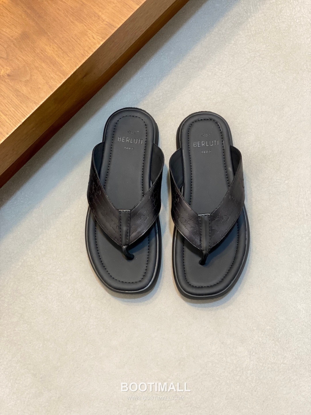 벨루티 송아지가죽 핸드페인팅 오픈백 브라운 뮬 슬리퍼 Berluti Calfskin Hand-painted Open-back Brown Mule Slippers 1