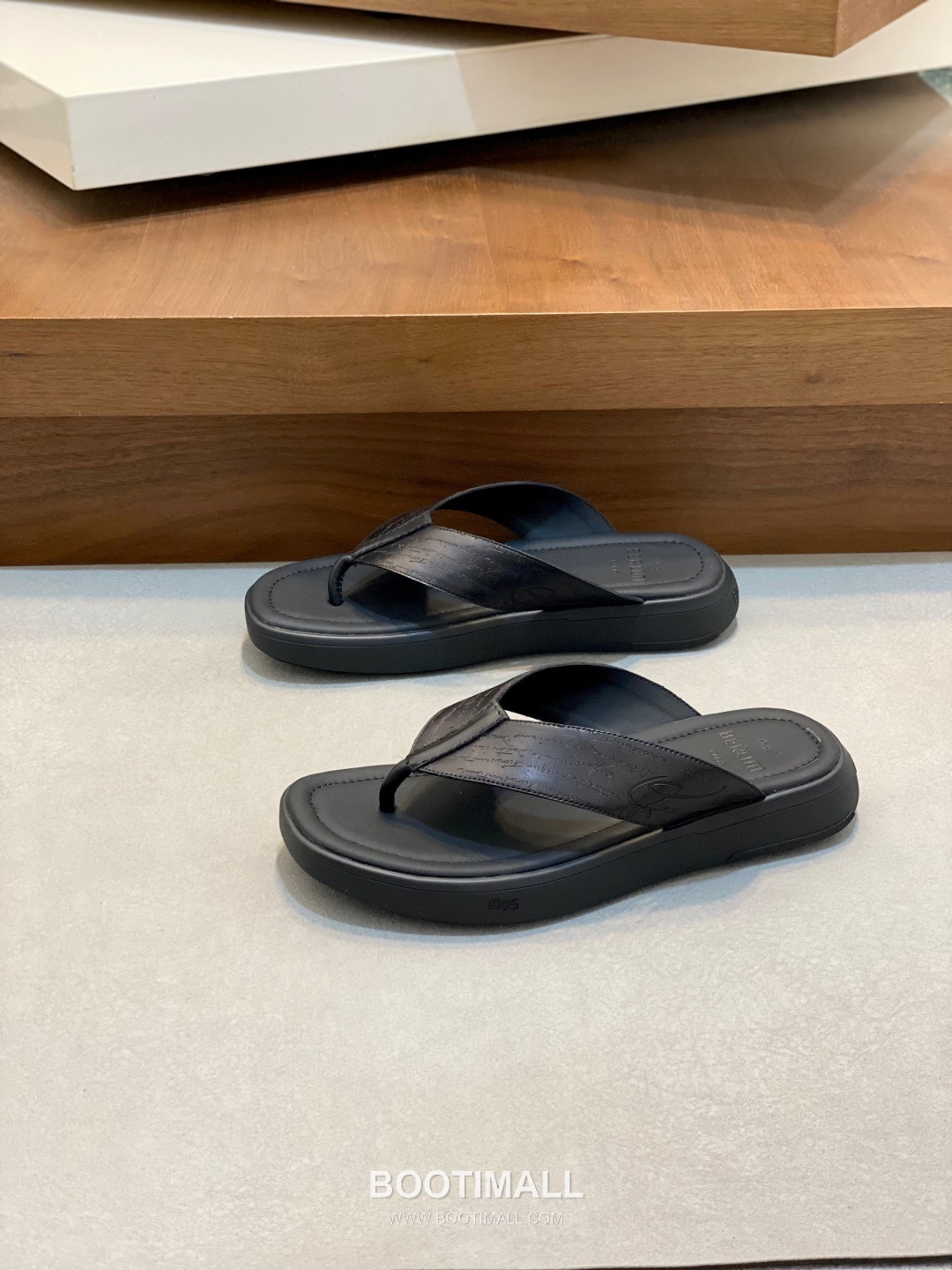 벨루티 송아지가죽 핸드페인팅 오픈백 브라운 뮬 슬리퍼 Berluti Calfskin Hand-painted Open-back Brown Mule Slippers 3