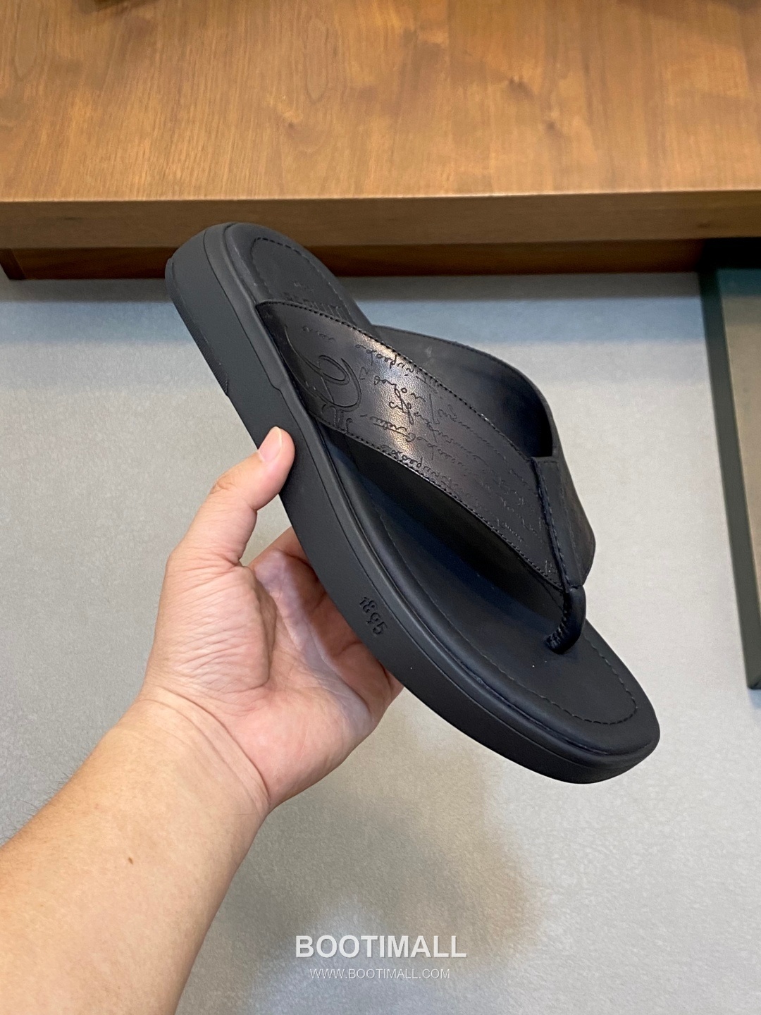 벨루티 송아지가죽 핸드페인팅 오픈백 브라운 뮬 슬리퍼 Berluti Calfskin Hand-painted Open-back Brown Mule Slippers 4