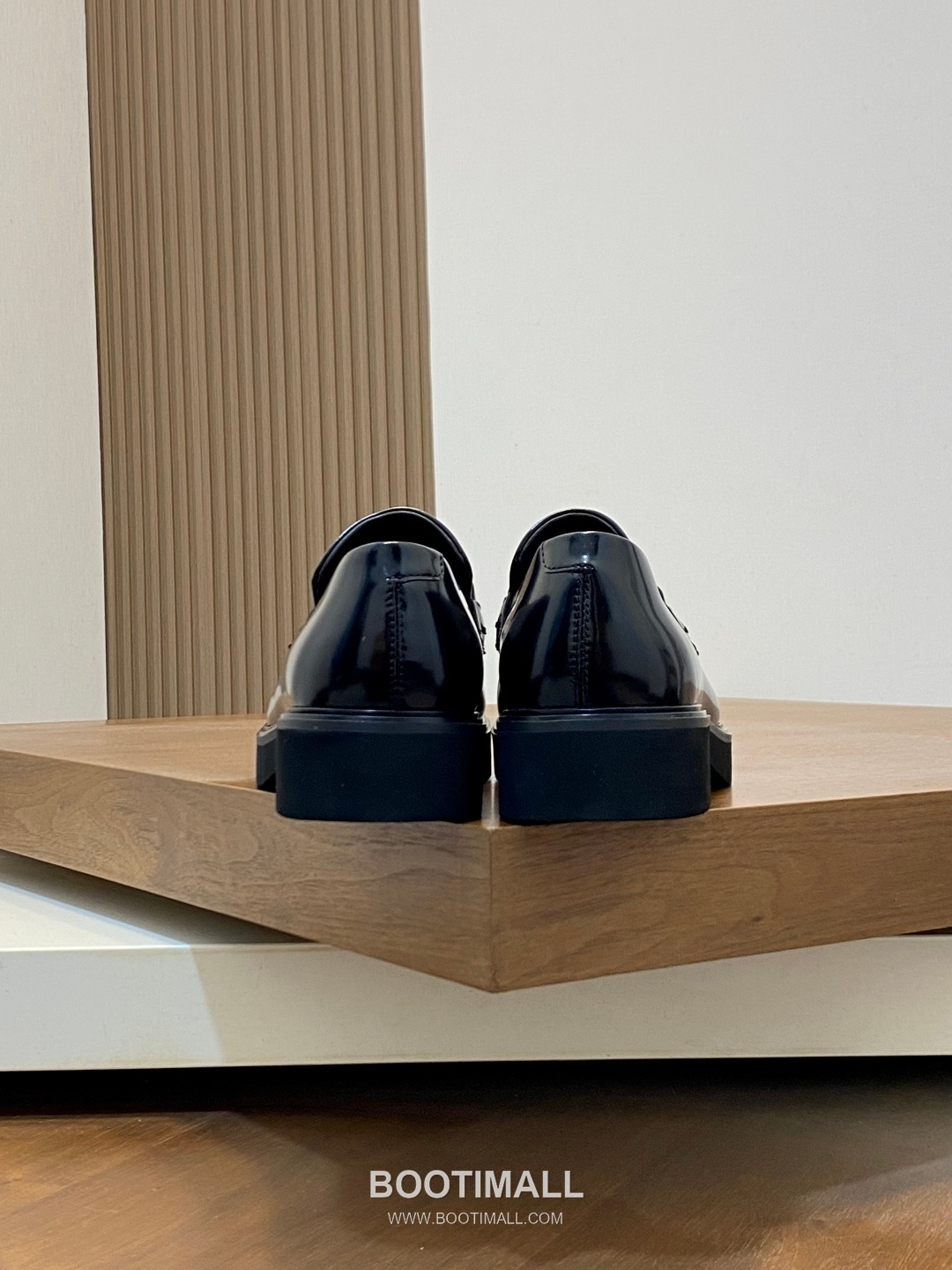 페라가모 페이턴트 송아지가죽 로고디테일 블랙 모카신 로퍼 Ferragamo Patent Calfskin Logo Detail Black Moccasin Loafers 8