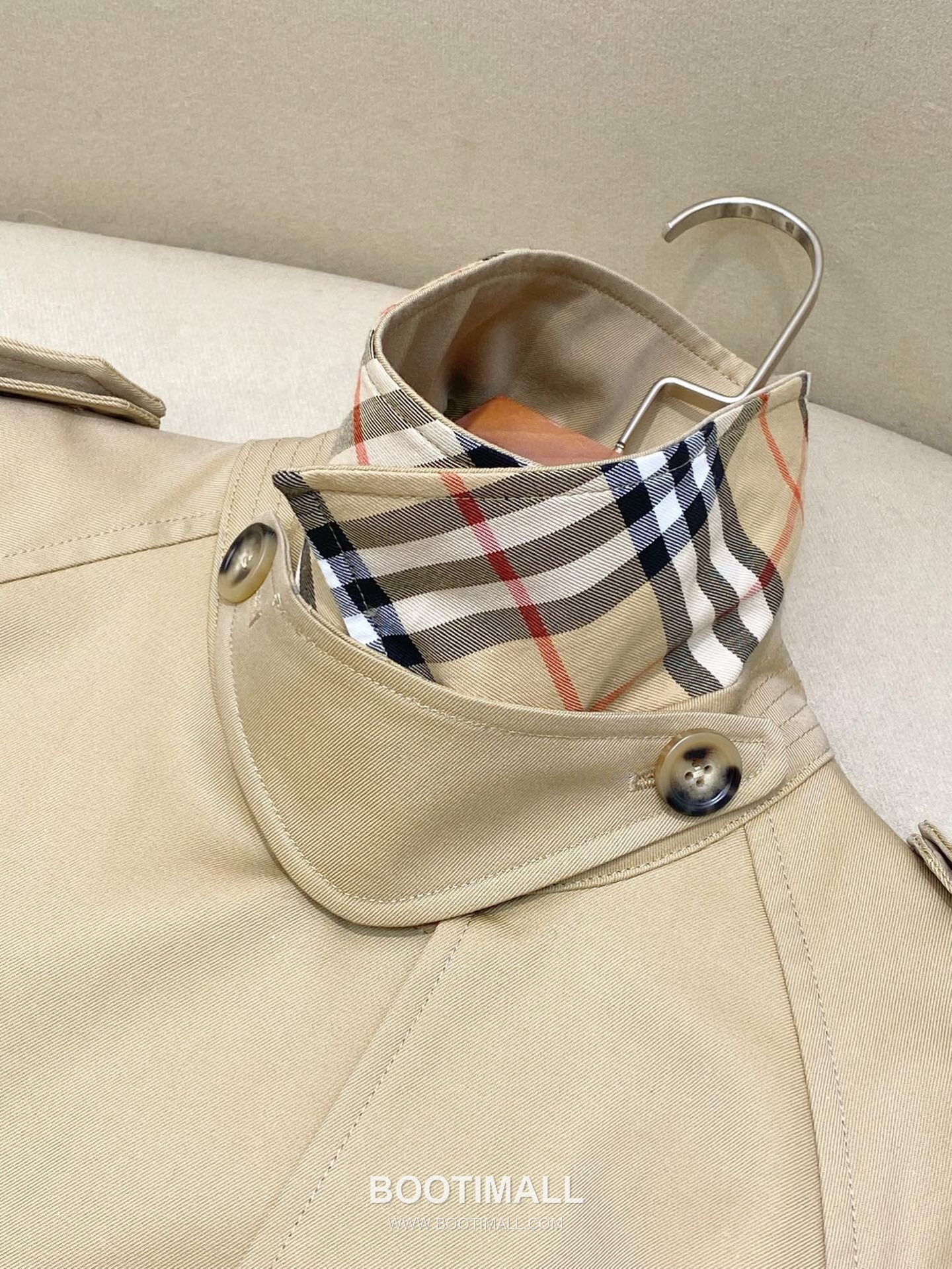 버버리 2026SS 개버딘 체크안감 벨티드 롱 트렌치코트 Burberry 2026 SS Gabardine Check Lining Belted Long Trench Coat 17