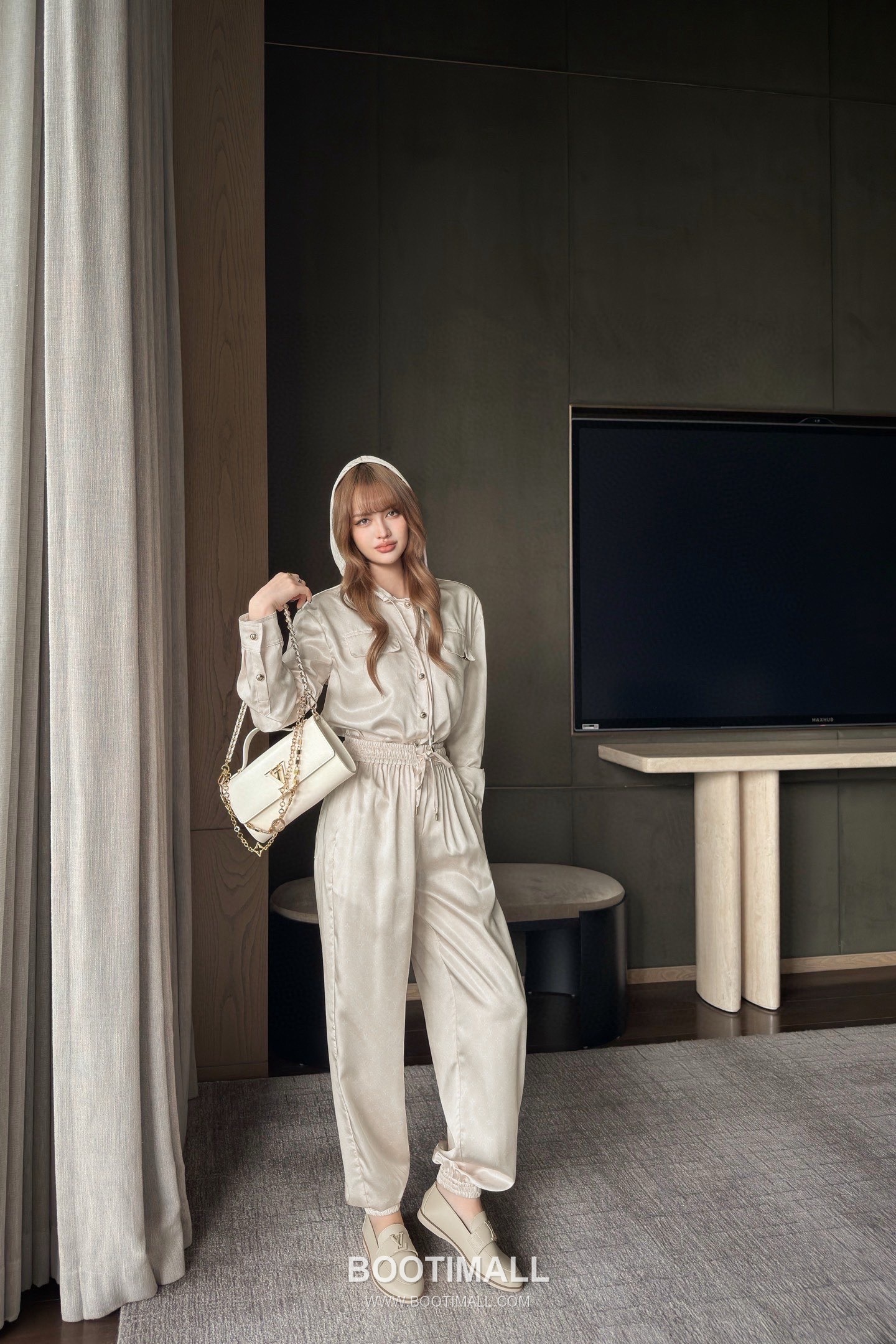 루이비통 2026SS 모노그램 자카드 후드 스냅탑 조거팬츠 세트 Louis Vuitton 2026 SS Monogram Jacquard Hooded Snap Top Jogger Pants Set 2