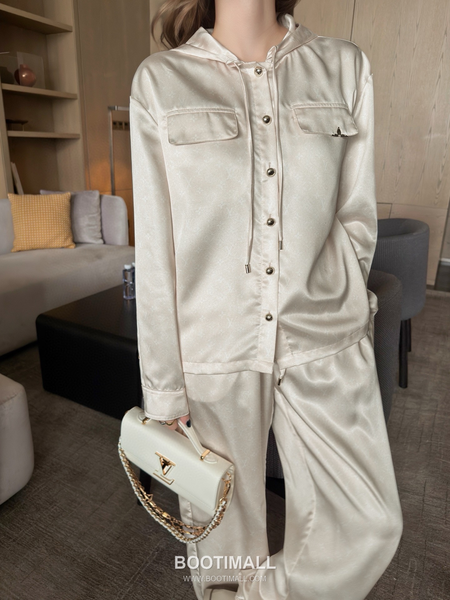 루이비통 2026SS 모노그램 자카드 후드 스냅탑 조거팬츠 세트 Louis Vuitton 2026 SS Monogram Jacquard Hooded Snap Top Jogger Pants Set 6