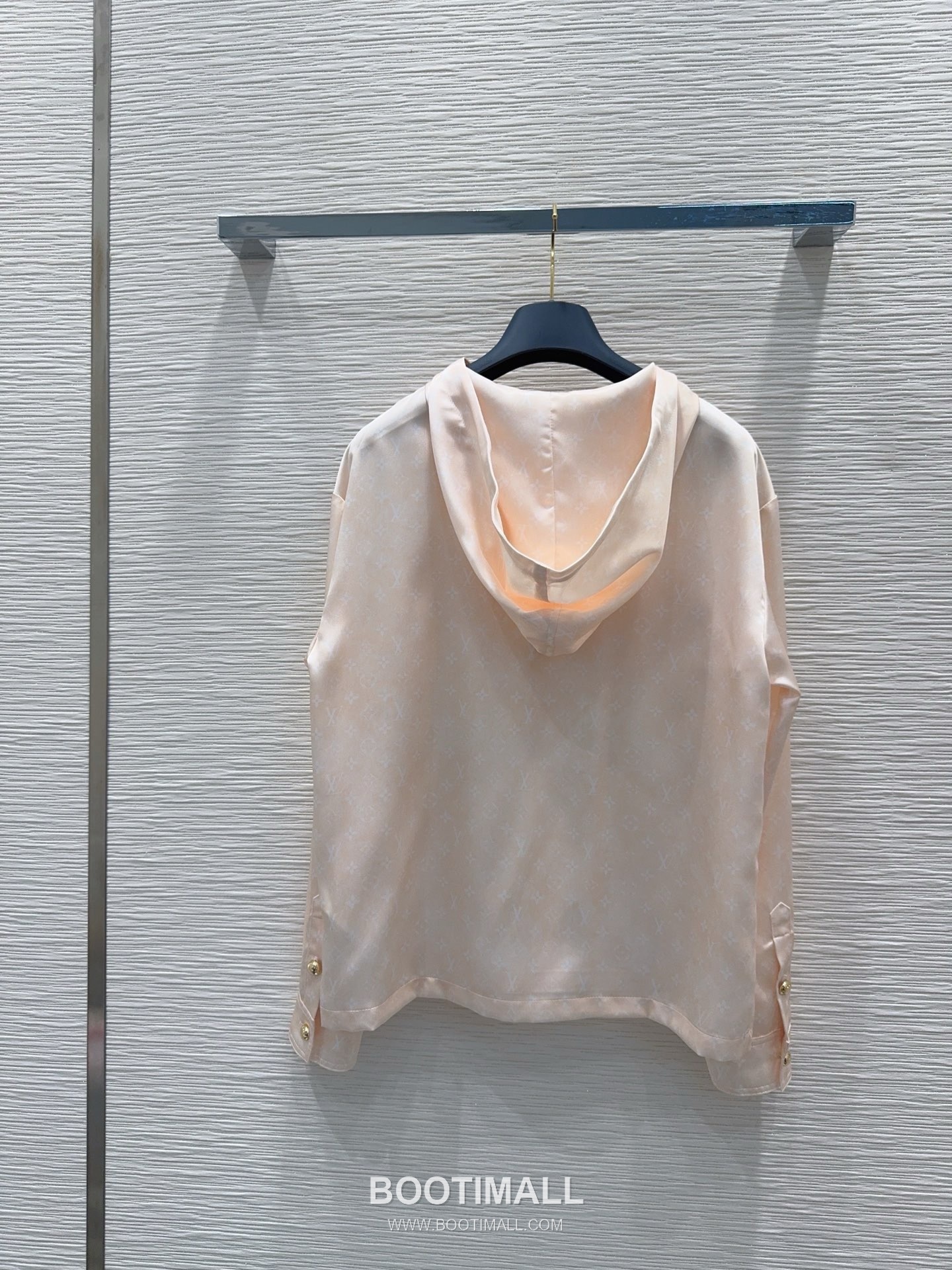 루이비통 2026SS 모노그램 자카드 후드 스냅탑 조거팬츠 세트 Louis Vuitton 2026 SS Monogram Jacquard Hooded Snap Top Jogger Pants Set 16