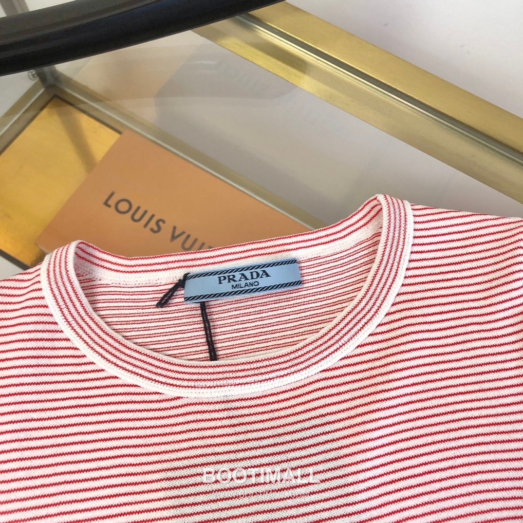 프라다 2026SS 스트라이프 로고자수 슬림핏 반팔 니트 Prada 2026 SS Stripe Logo Embroidered Slim Fit Short Sleeve Knit 12