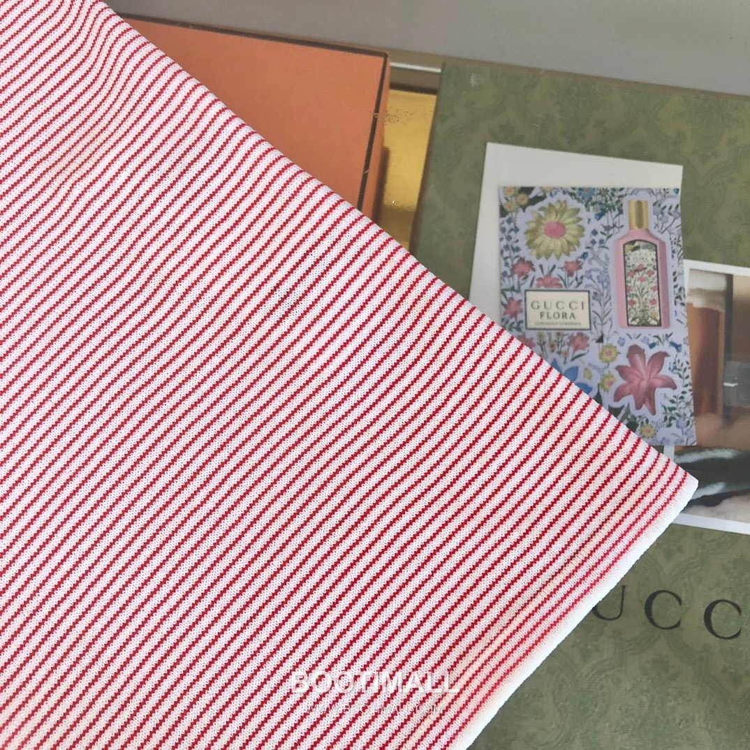 프라다 2026SS 스트라이프 로고자수 슬림핏 반팔 니트 Prada 2026 SS Stripe Logo Embroidered Slim Fit Short Sleeve Knit 15