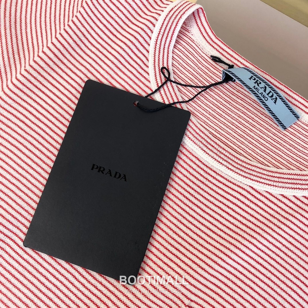 프라다 2026SS 스트라이프 로고자수 슬림핏 반팔 니트 Prada 2026 SS Stripe Logo Embroidered Slim Fit Short Sleeve Knit 19