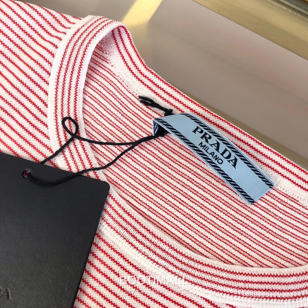 프라다 2026SS 스트라이프 로고자수 슬림핏 반팔 니트 Prada 2026 SS Stripe Logo Embroidered Slim Fit Short Sleeve Knit 20