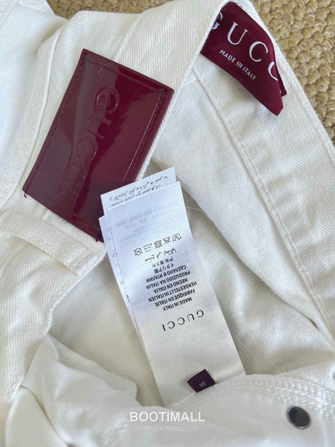 디올 2026SS 코튼 화이트 데님 새들버클 레더패치 루즈핏 롱팬츠 Dior 2026 SS Cotton White Denim Saddle Buckle Leather Patch Loose Fit Long Pants 4